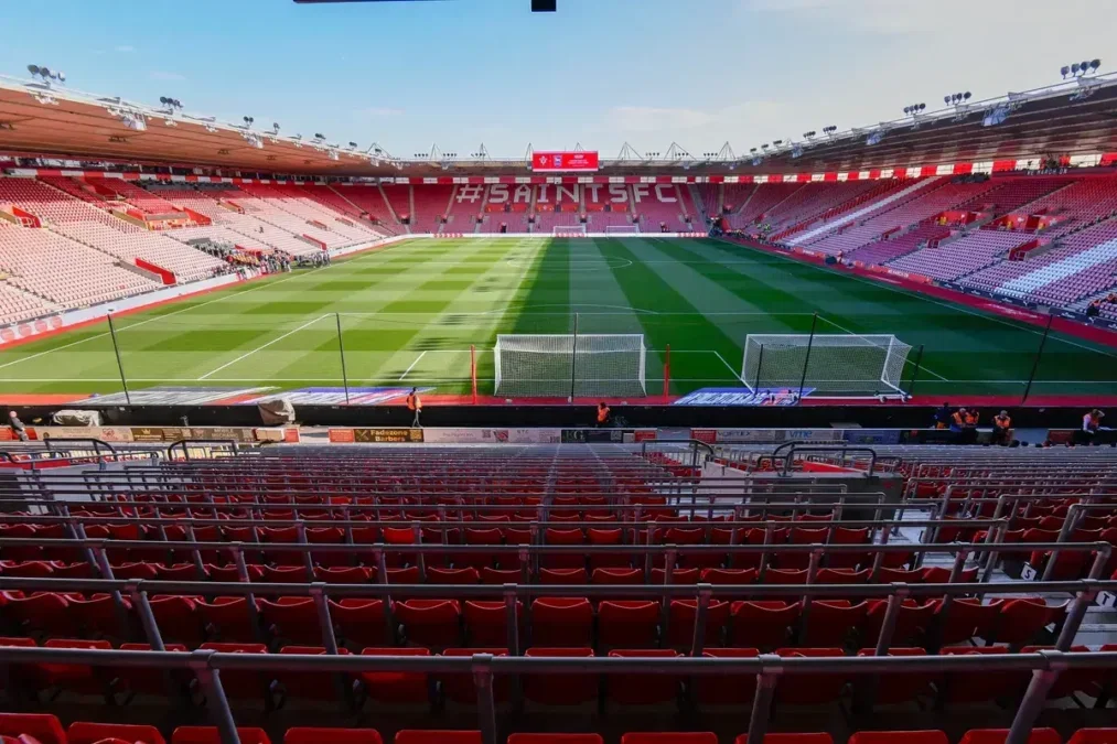 Premier League kulübü sahibi, Southampton ile anılan forvete ilgiyi doğruladı