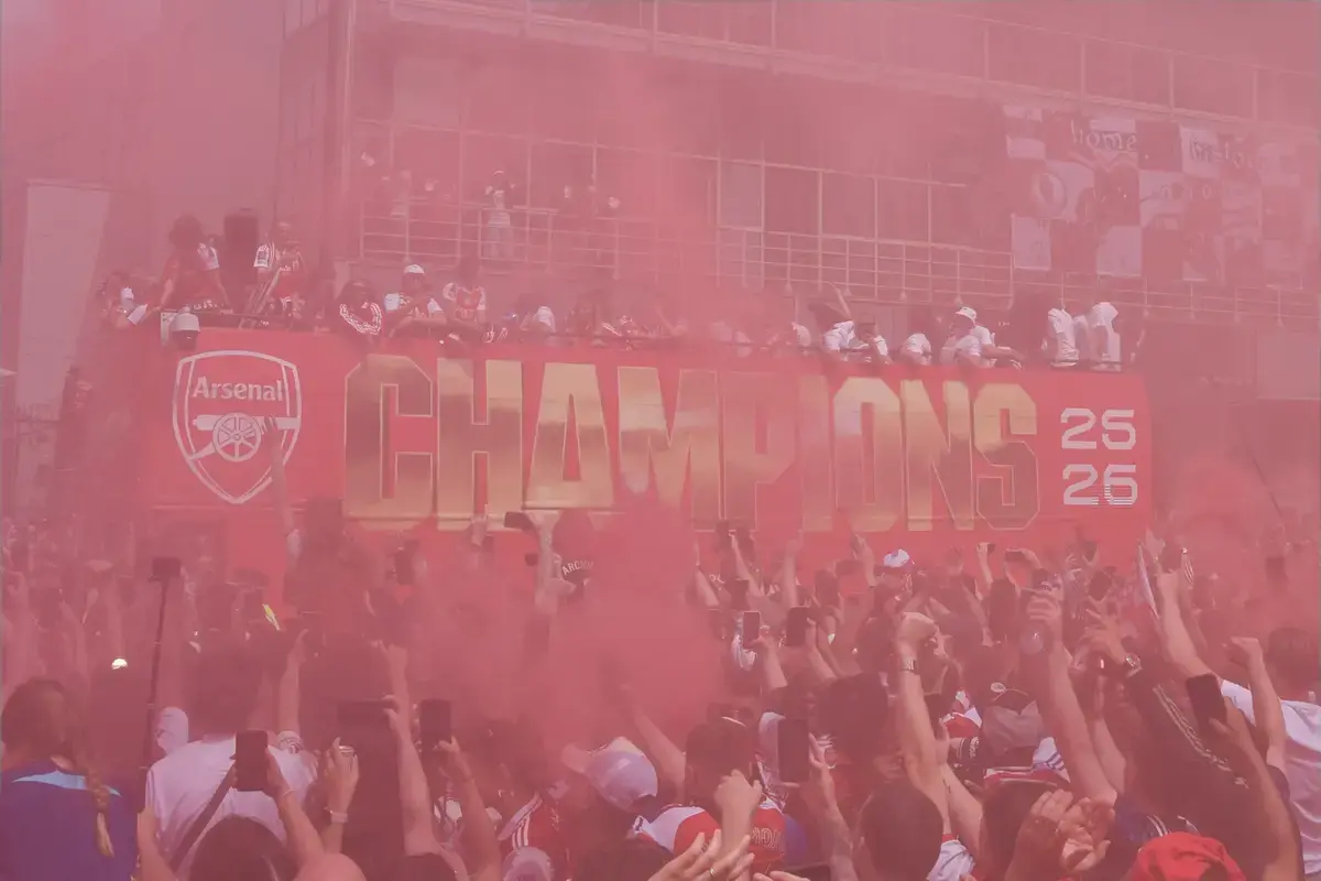 Arsenal şampiyon olarak girdiği sezonda favori, Manchester City yeni dönemde